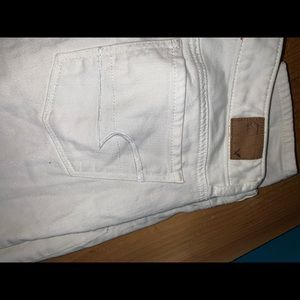 White American Eagle Skinny Jeans